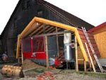 Mansarddach mit schrgem Giebel